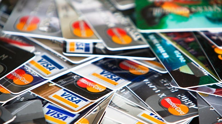 Cartões de Crédito - Vantagens e Desvantagens